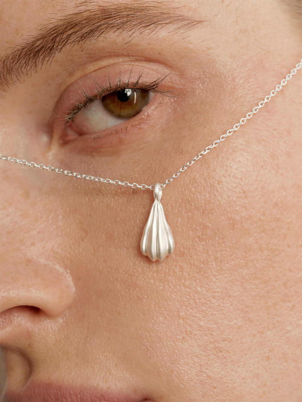 valuri necklace